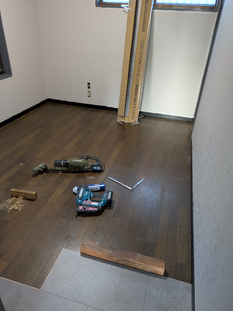 リフォーム 床 重ね張り 石目調 大工 新城市 豊川市 豊橋市 工務店 画像