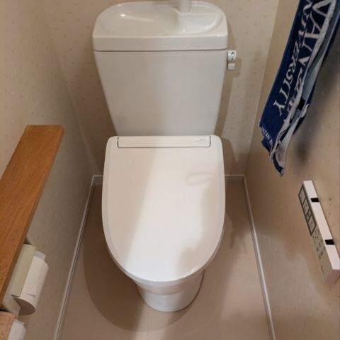 マンション　トイレリフォーム　ジャニス工業　ウォシュレット　手洗いあり　フロアタイル　大工　建築　工務店　リフォーム